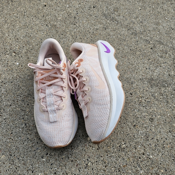 Nike Motiva - Picture 8 of 17